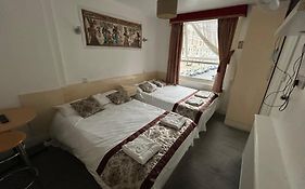 Earls Court Hotel
